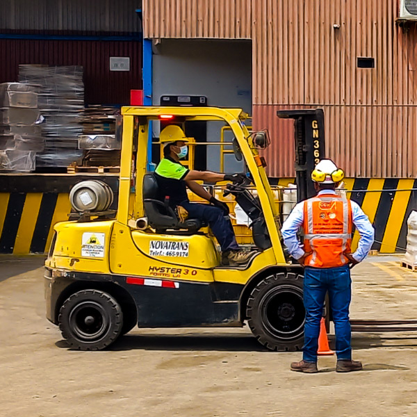 aprende a manejar u operar el montacargas