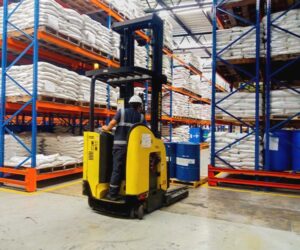 Operacion Correcta del Operador de Apilador Electrico