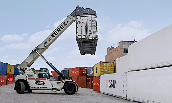 beneficios para el curso de operador de Reach Stacker