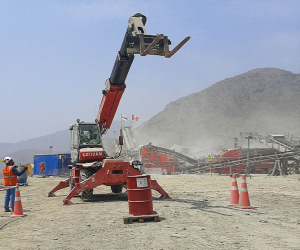 operador de telehandler capacitado y certificado